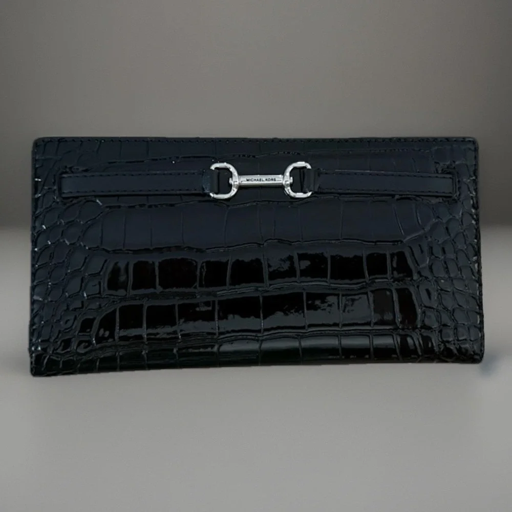NWT Michael Kors Carson Large Patent Crocodile Embossed Wallet In Black - Picture 3 of 7